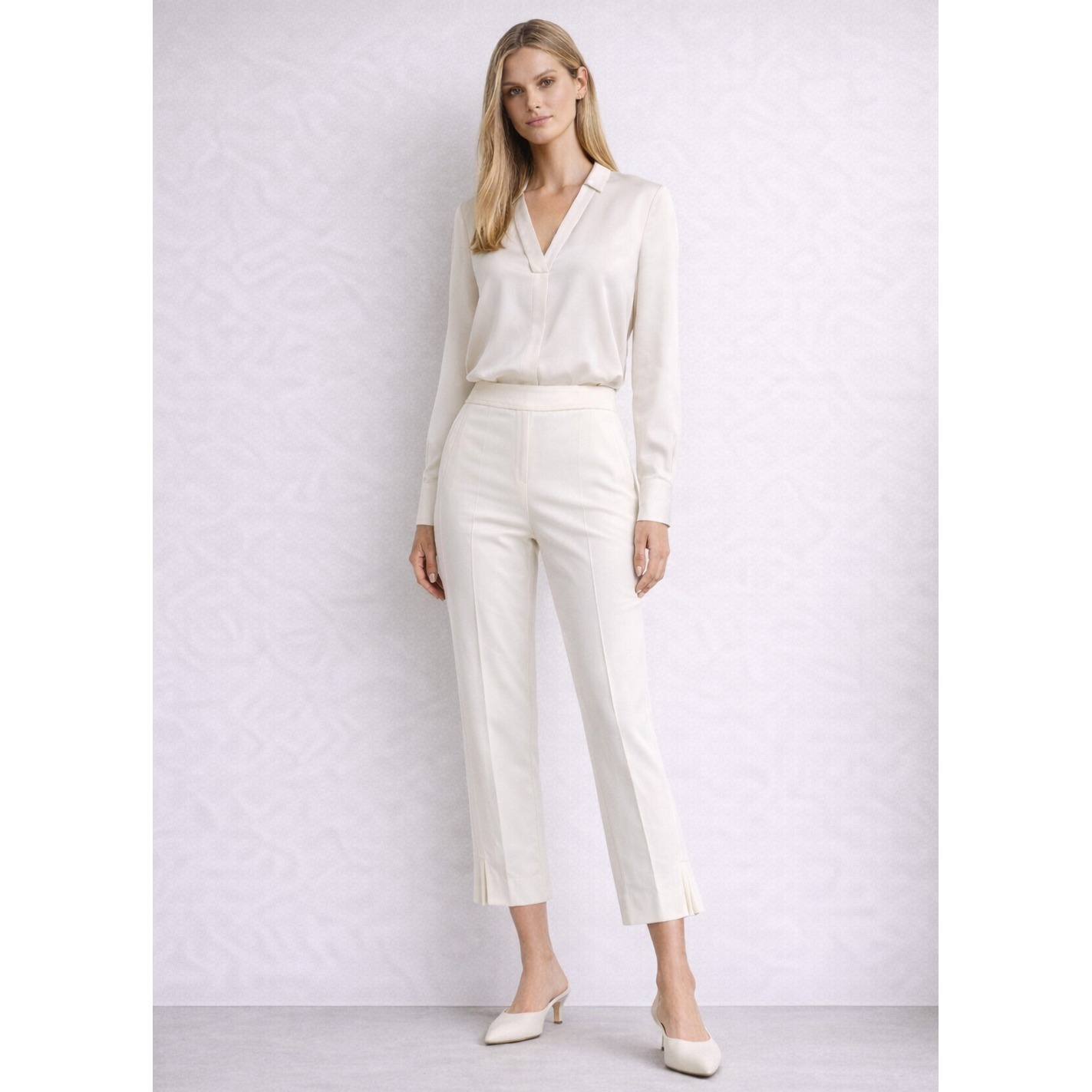 Akris Punto Pants Size 2 White Stretch Crop Pleated Side Old Money Designer